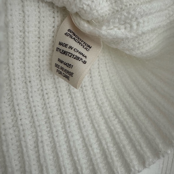 Moon & Madison white ribbed knit Summer embroidered cropped sweater size MEDIUM - Picture 4 of 5